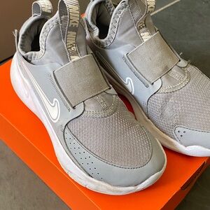 Nike Kids Light Gray Sneakers